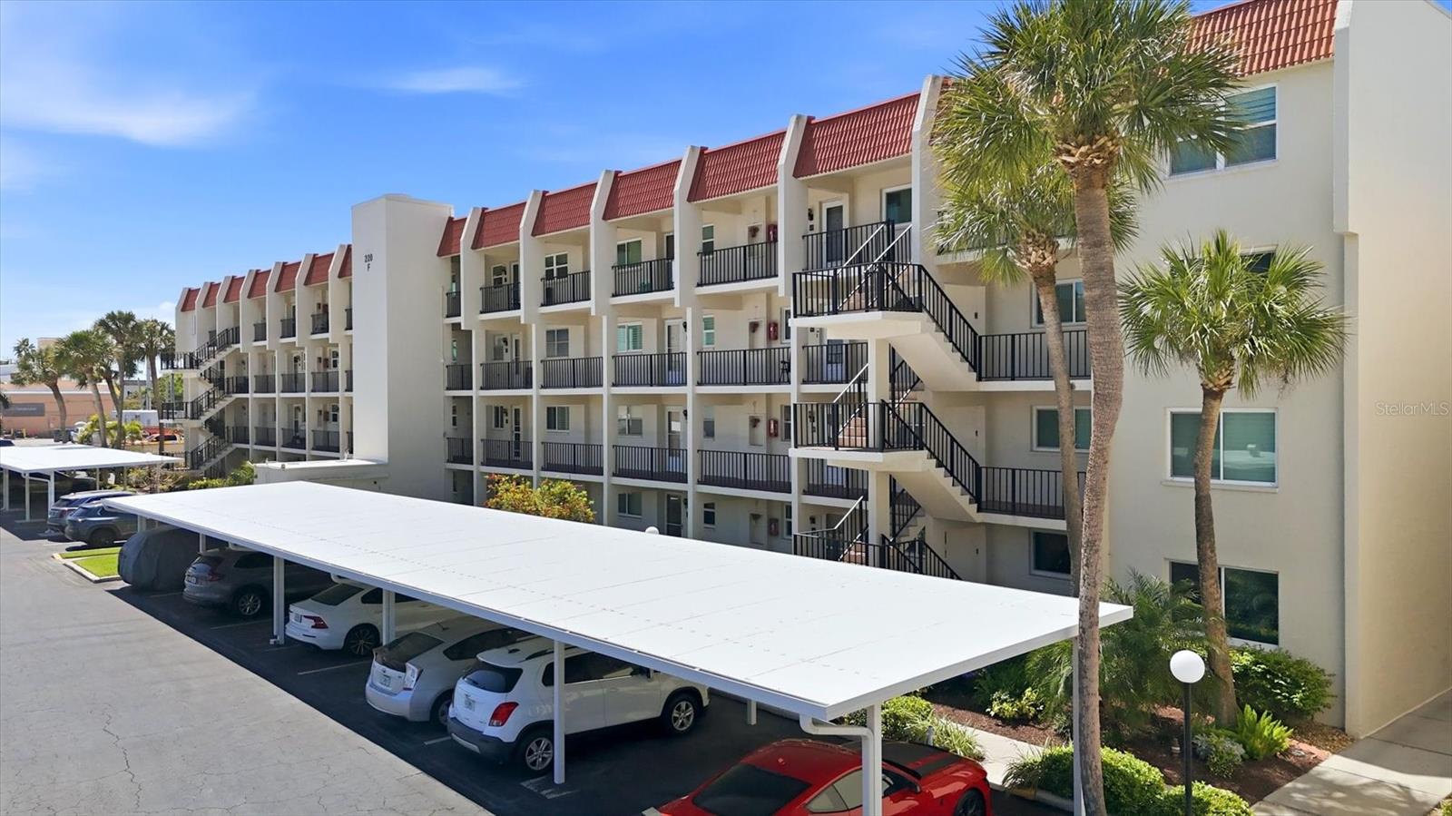 Image 32 of 100 For 220 Santa Maria Street 342