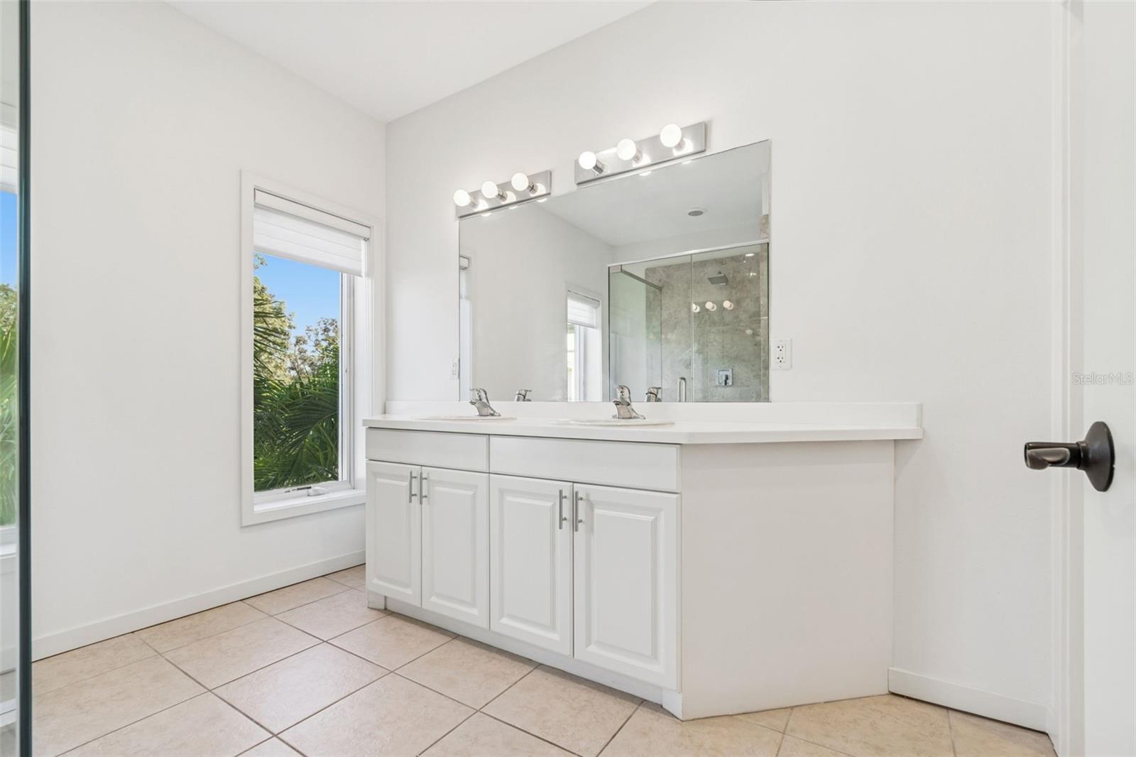 Image 17 of 39 For 1685 Laurel Street 3