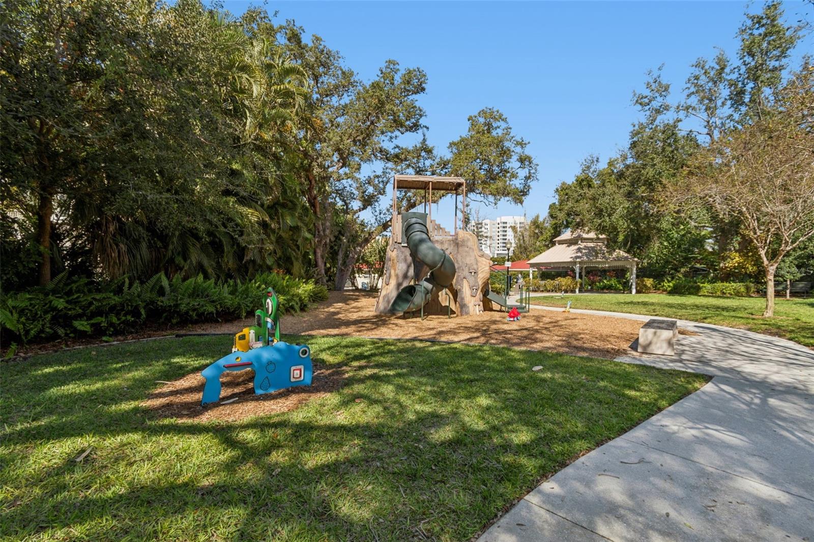 Image 35 of 39 For 1685 Laurel Street 3