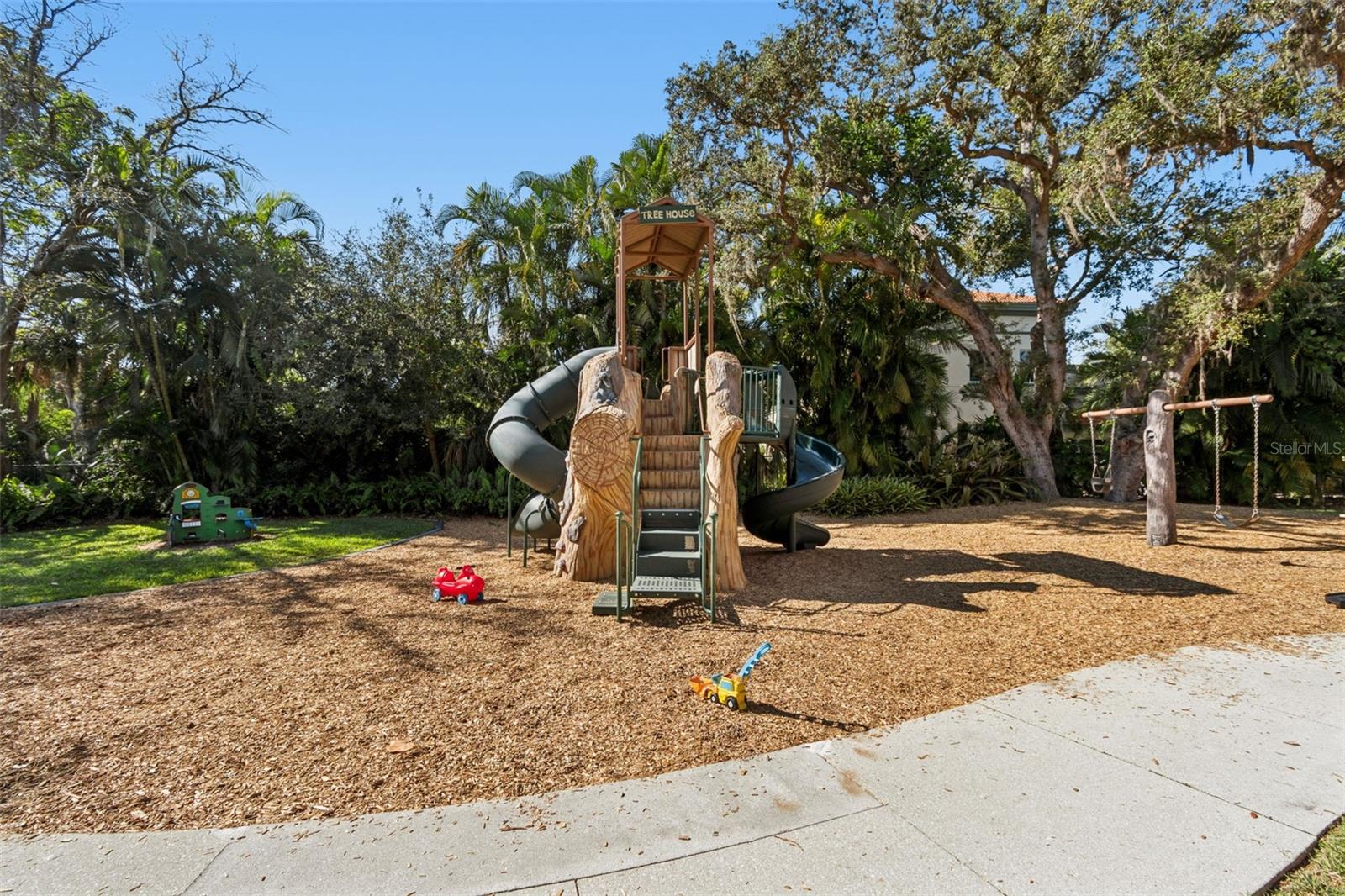 Image 36 of 39 For 1685 Laurel Street 3