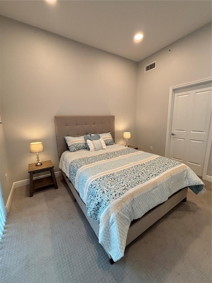 Image 12 of 31 For 1500 State Street 603