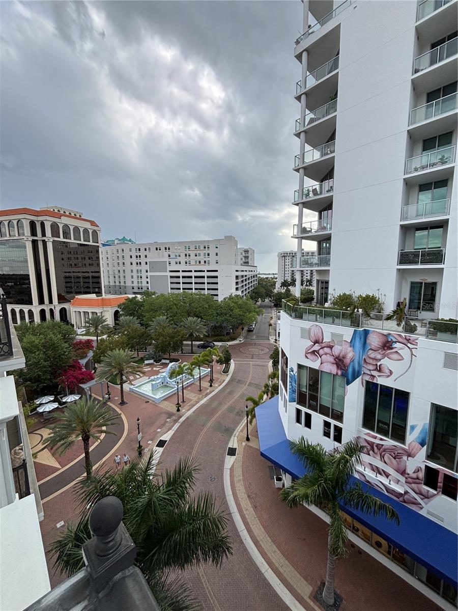 Image 29 of 31 For 1500 State Street 603