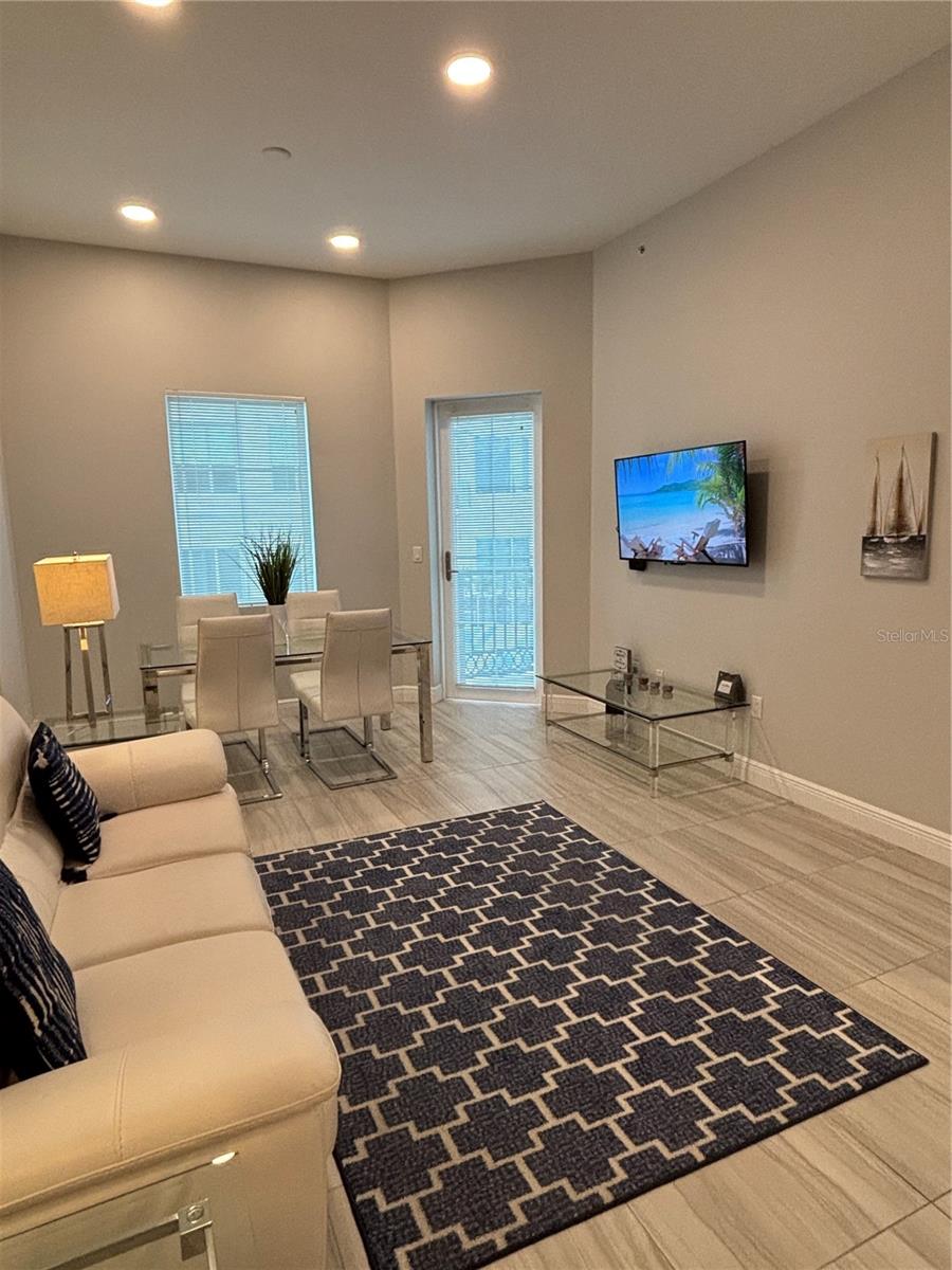 Image 5 of 31 For 1500 State Street 603