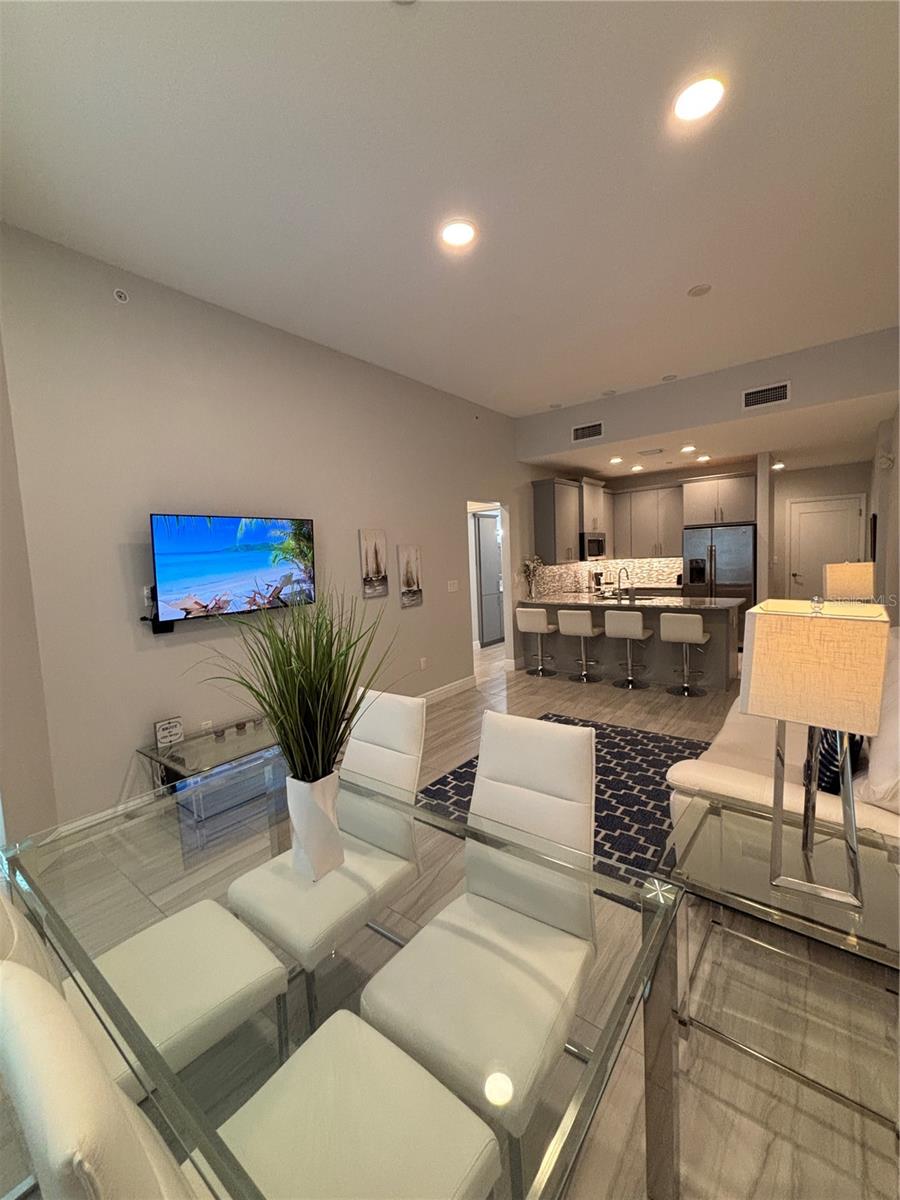 Image 7 of 31 For 1500 State Street 603