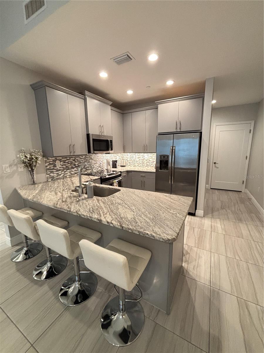 Image 8 of 31 For 1500 State Street 603