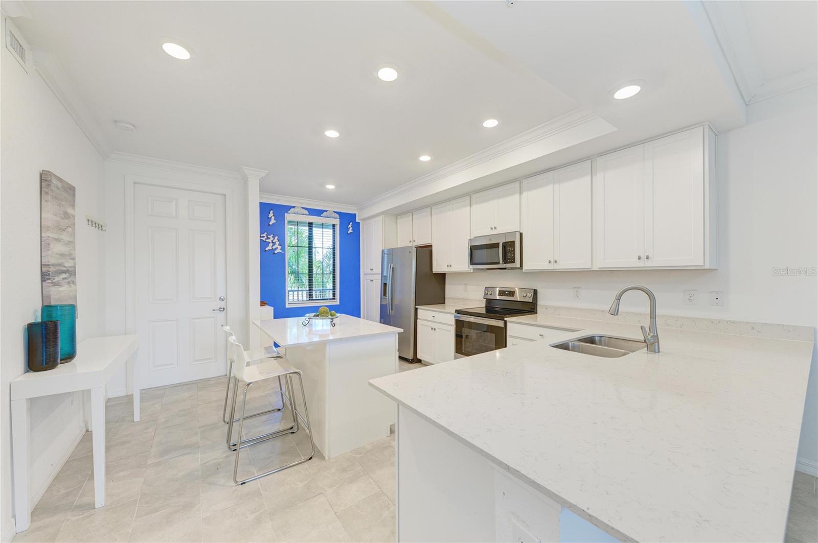 Image 15 of 75 For 18114 Gawthrop Drive 204