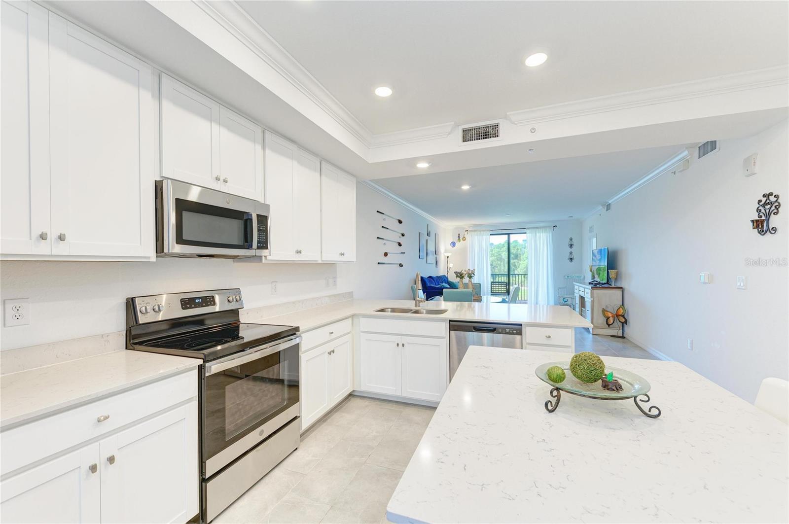 Image 18 of 75 For 18114 Gawthrop Drive 204