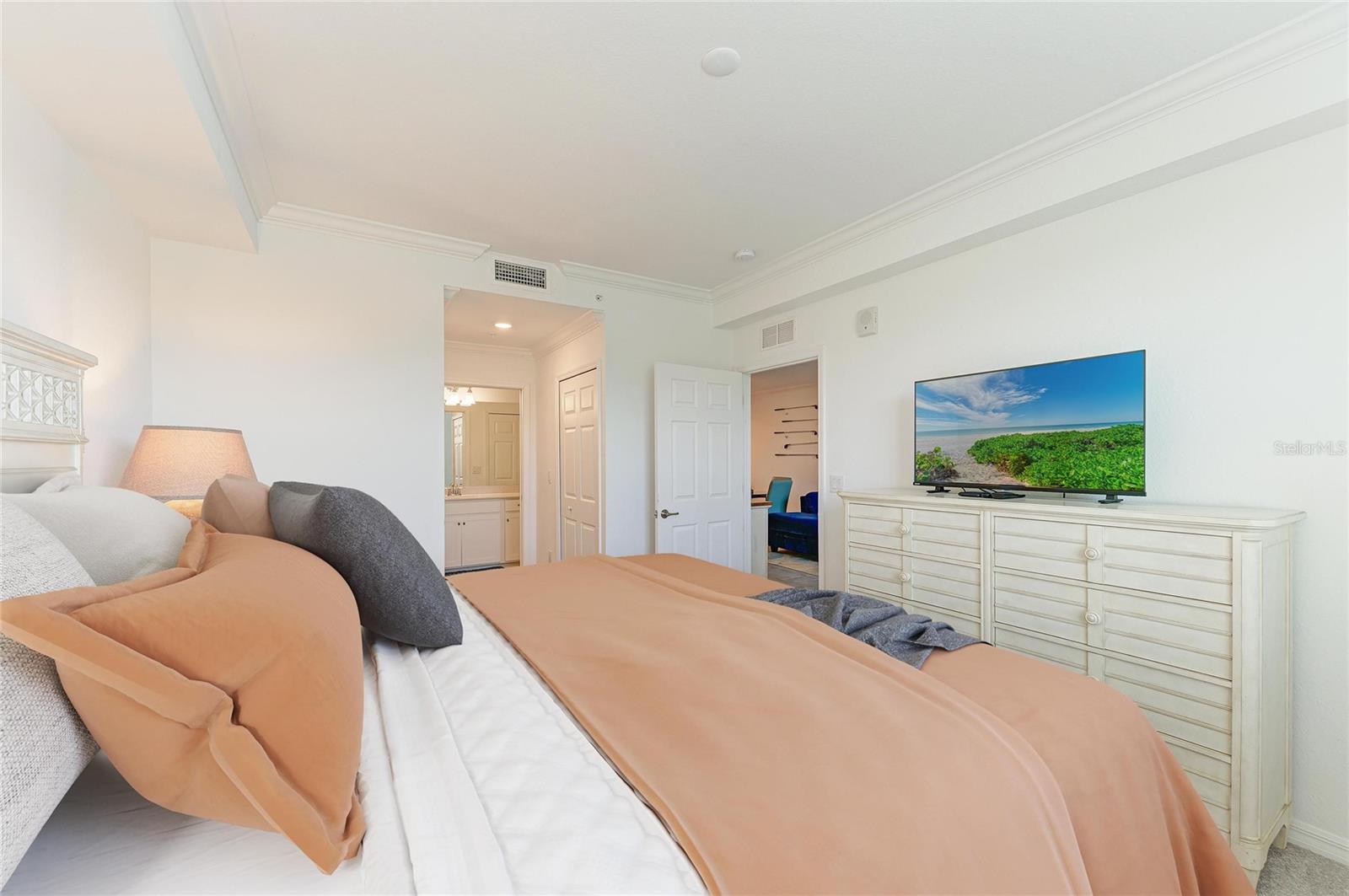 Image 23 of 75 For 18114 Gawthrop Drive 204