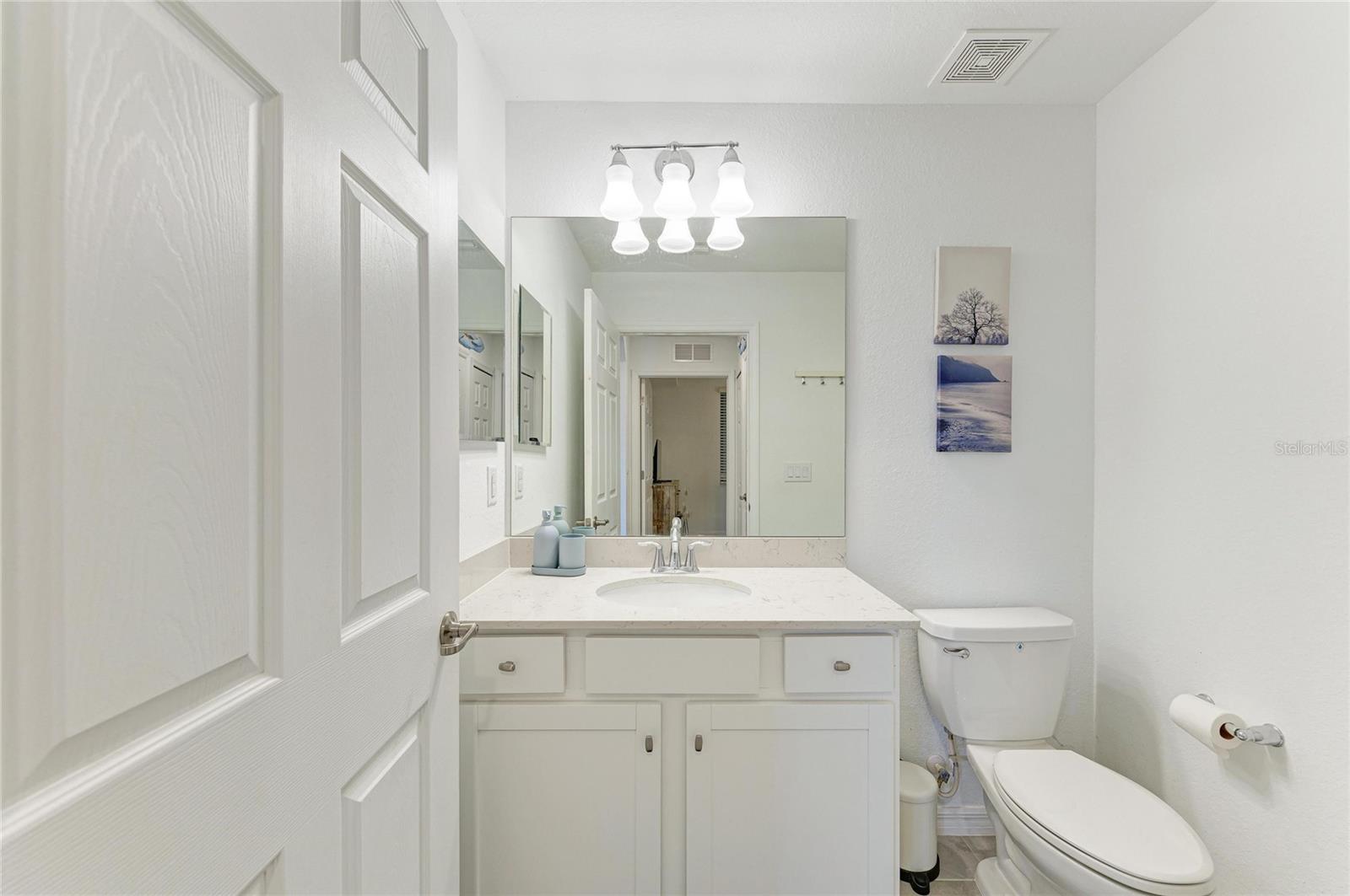 Image 32 of 75 For 18114 Gawthrop Drive 204