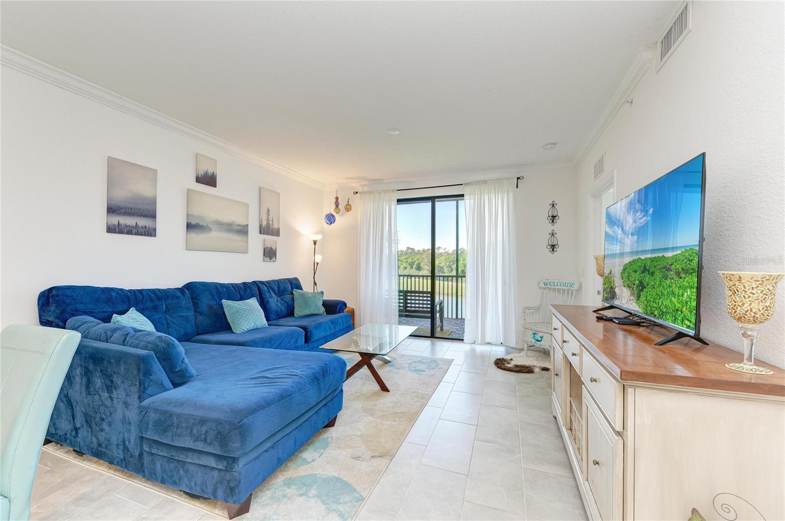 Image 8 of 75 For 18114 Gawthrop Drive 204