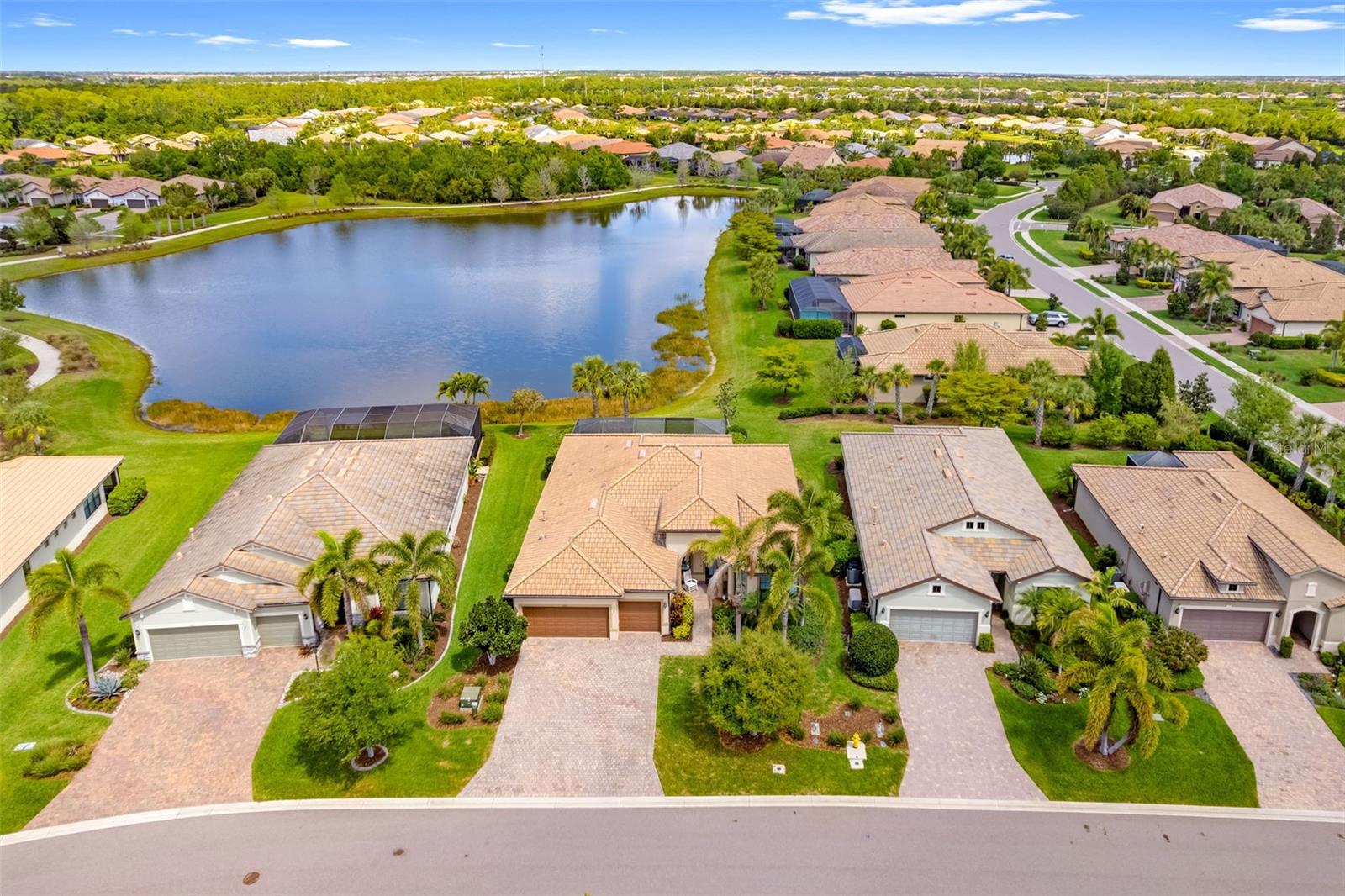 Image 20 of 71 For 16915 Loudon Place