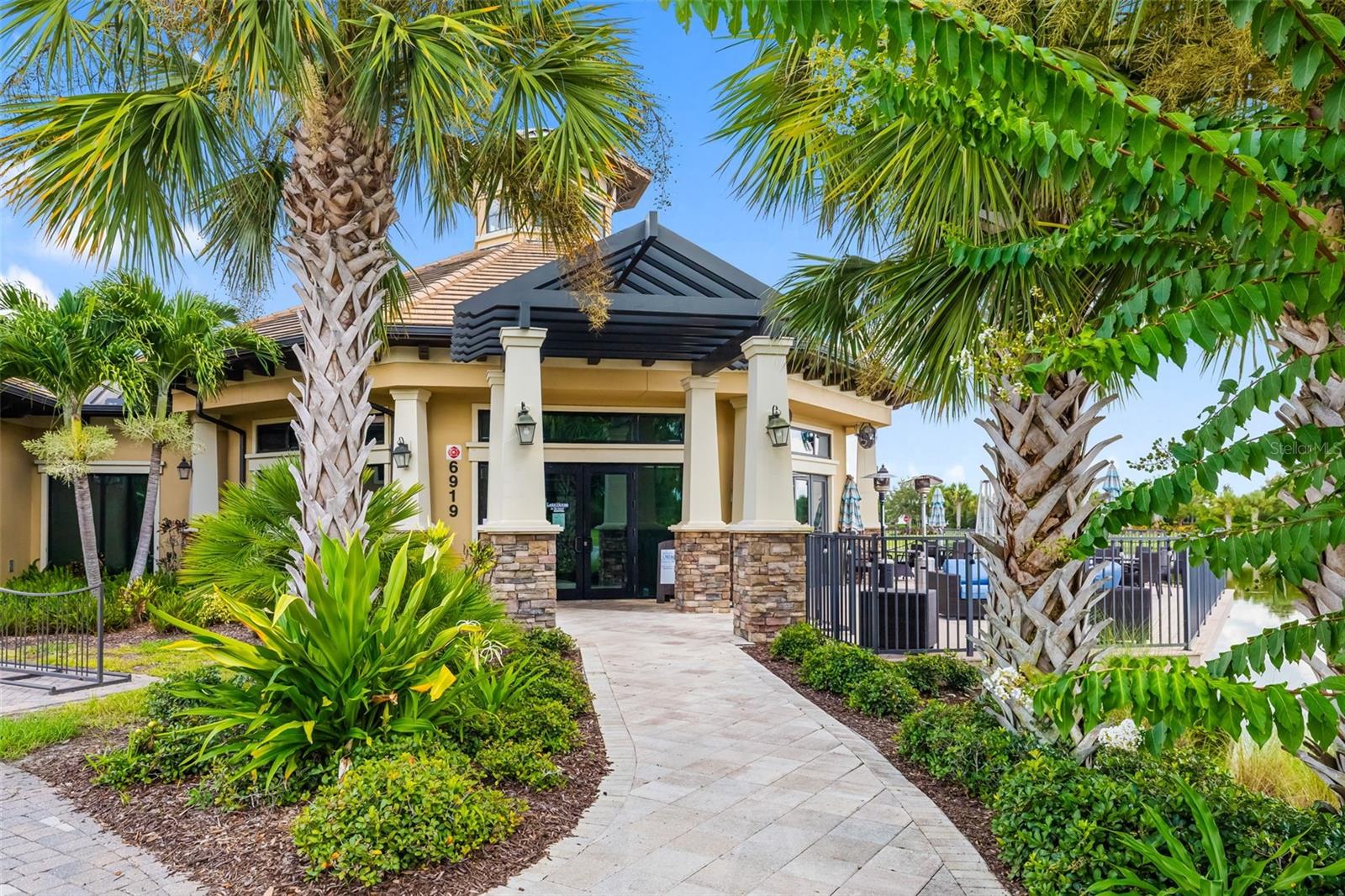 Image 32 of 71 For 16915 Loudon Place