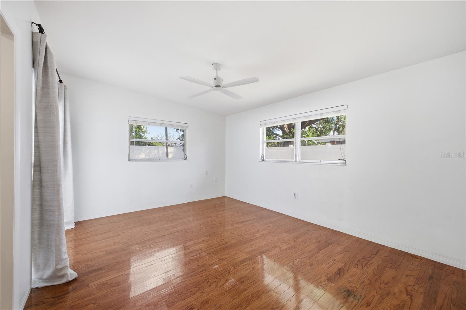 Image 10 of 26 For 2612 Botany Avenue