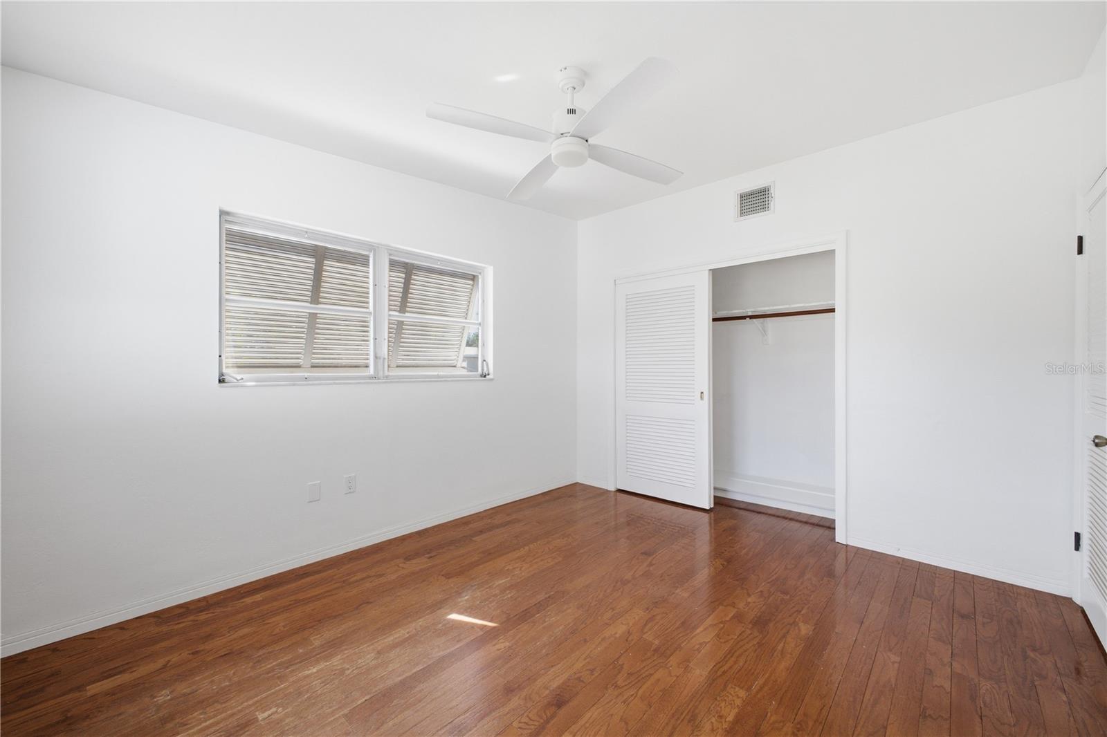 Image 14 of 26 For 2612 Botany Avenue