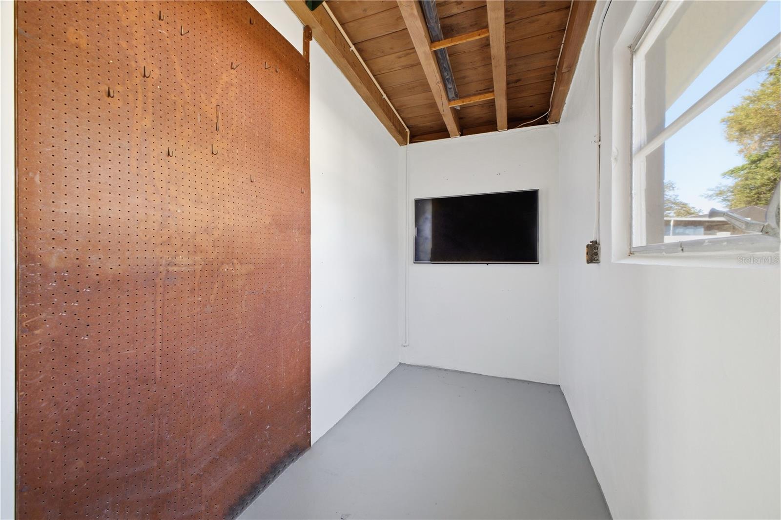 Image 20 of 26 For 2612 Botany Avenue