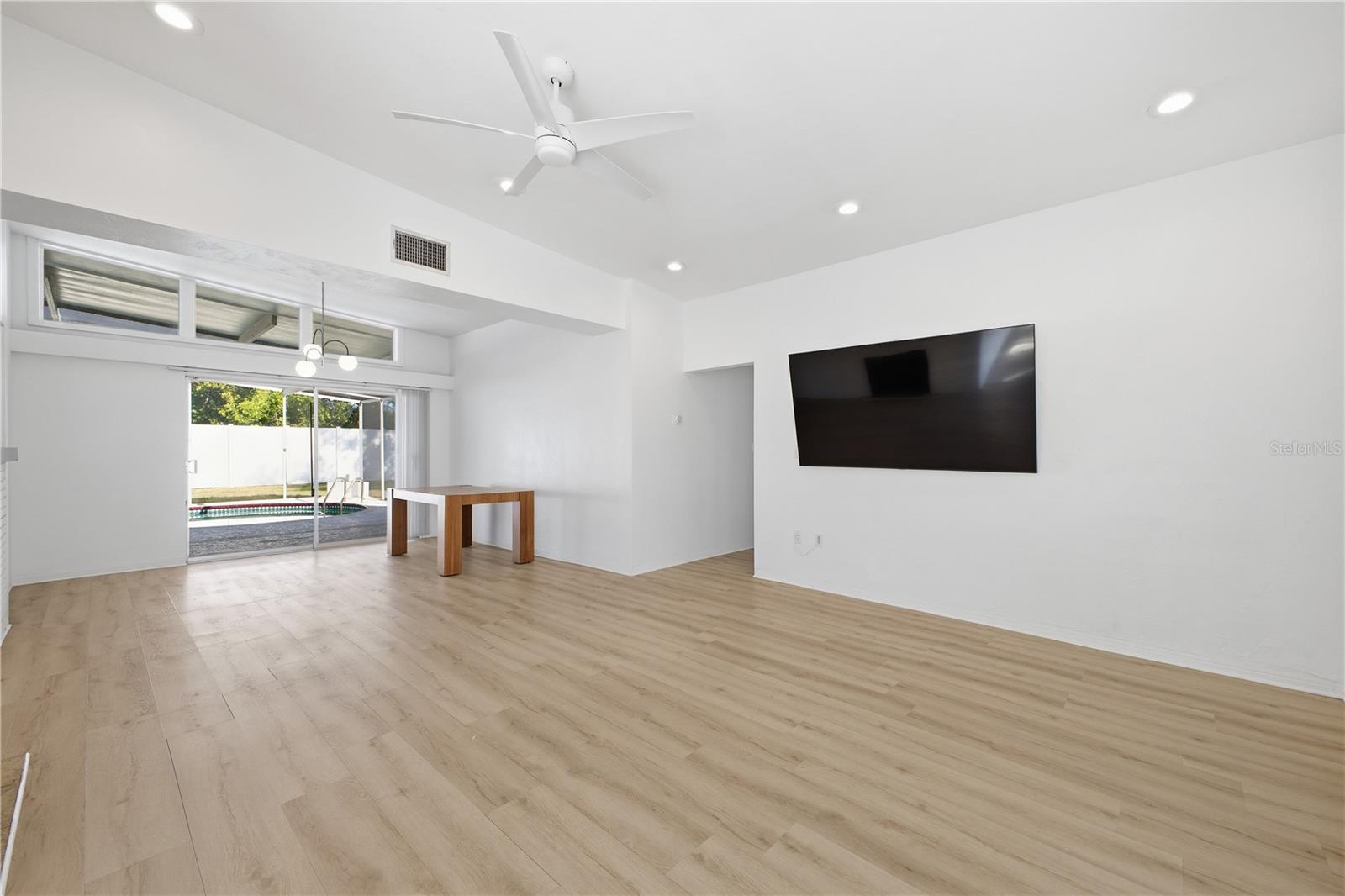 Image 3 of 26 For 2612 Botany Avenue