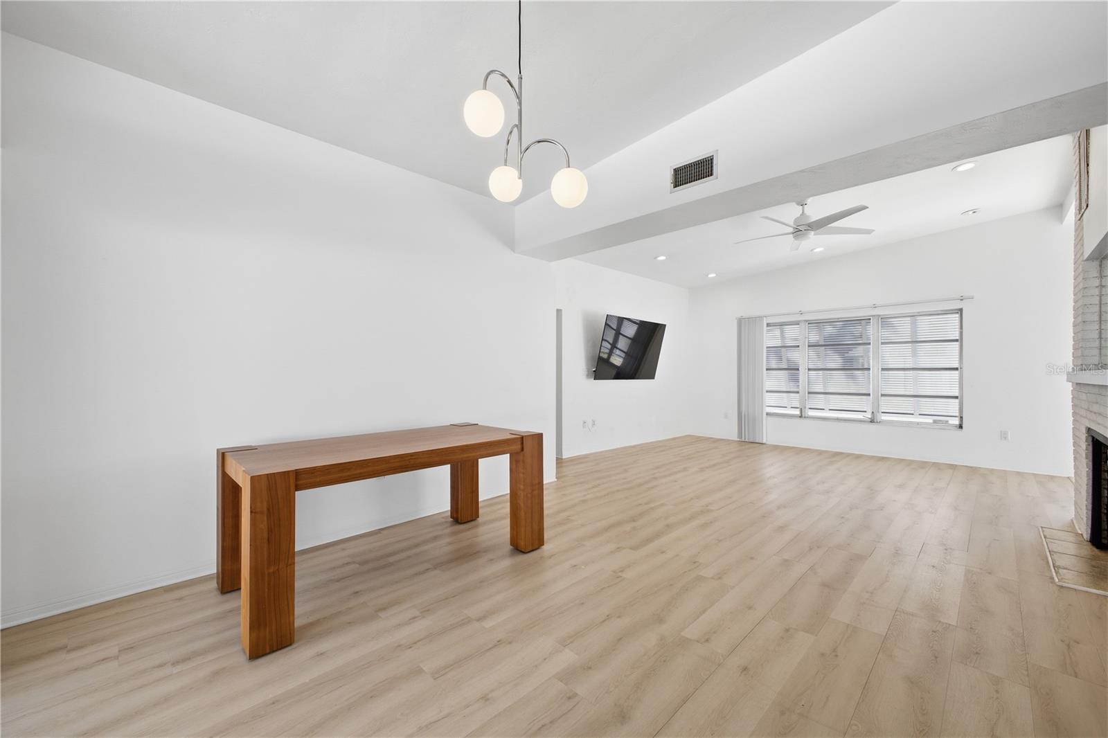 Image 5 of 26 For 2612 Botany Avenue