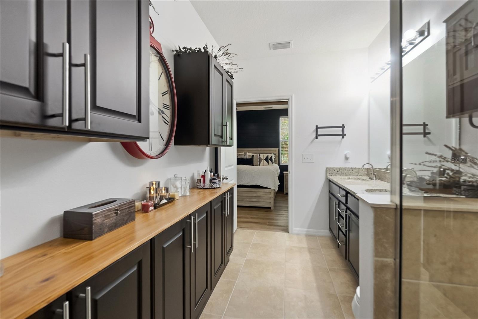 Image 23 of 38 For 8342 Enclave Way 102