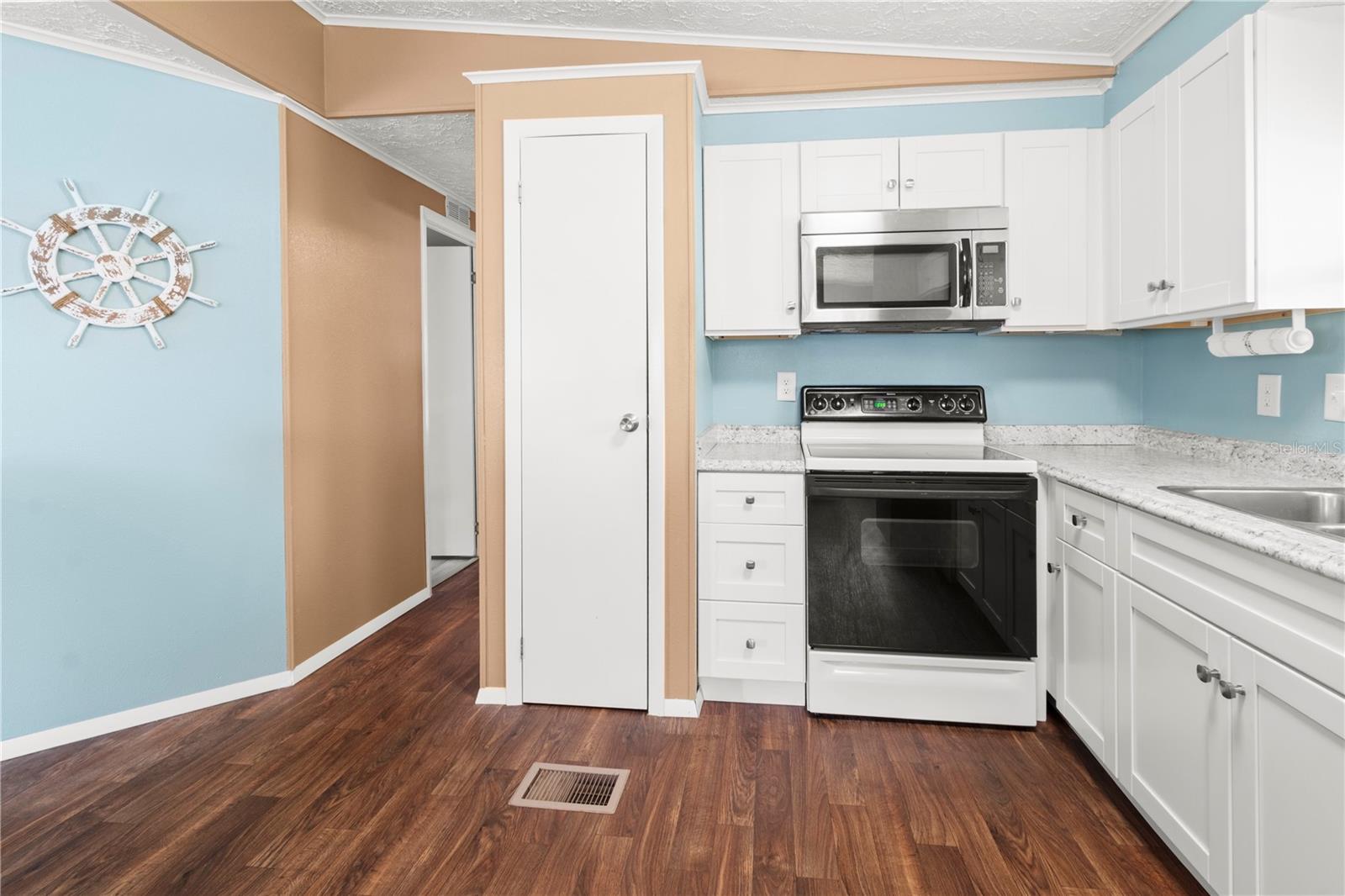 Image 17 of 50 For 95 Wood Owl Avenue