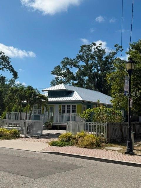 Image 2 of 2 For 1207 13th Avenue W