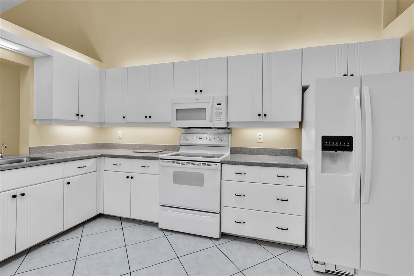 Image 10 of 40 For 7935 Woodpointe Court 21