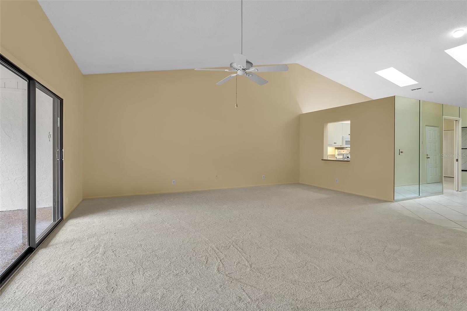 Image 12 of 40 For 7935 Woodpointe Court 21