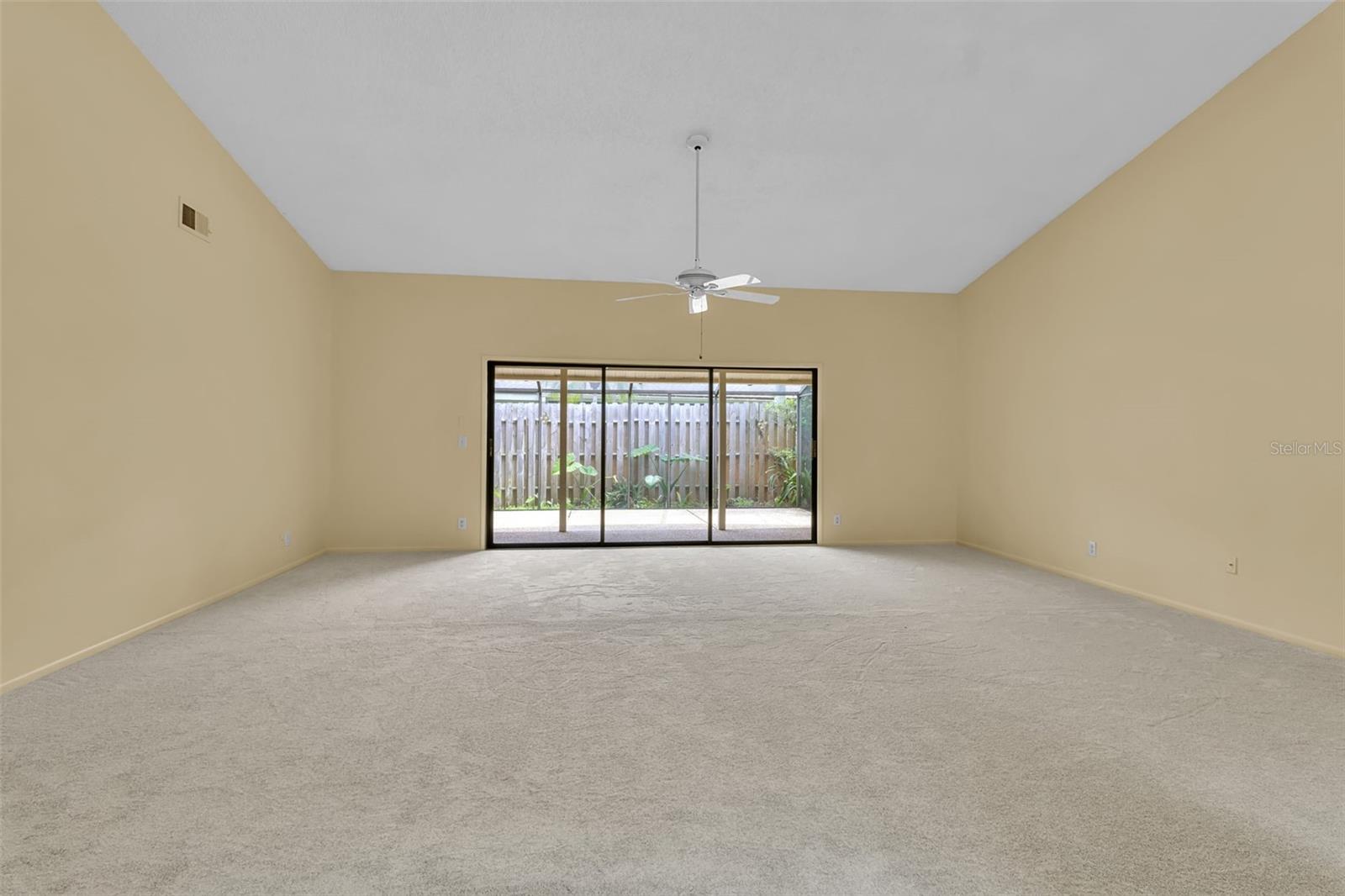 Image 13 of 40 For 7935 Woodpointe Court 21