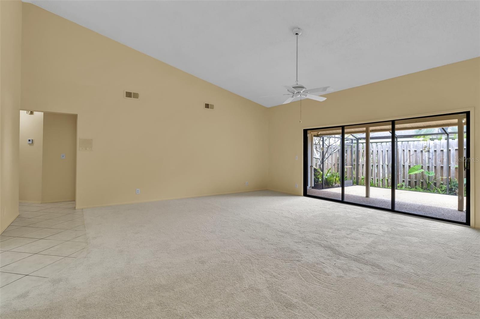 Image 15 of 40 For 7935 Woodpointe Court 21