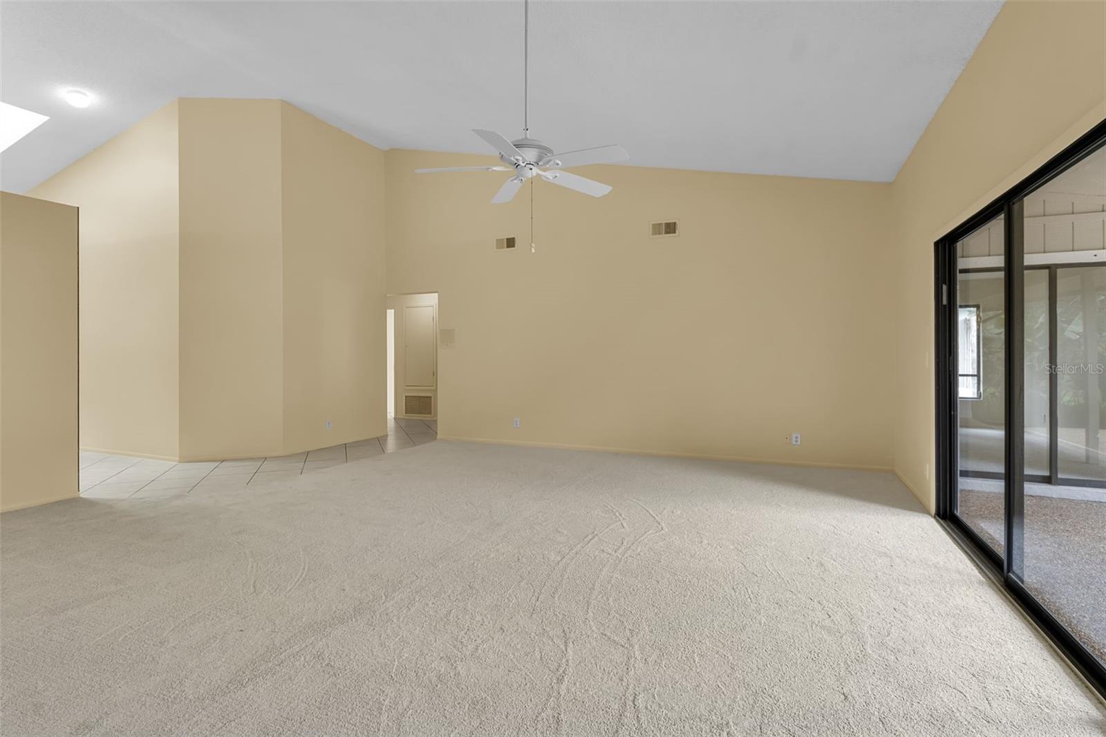 Image 16 of 40 For 7935 Woodpointe Court 21