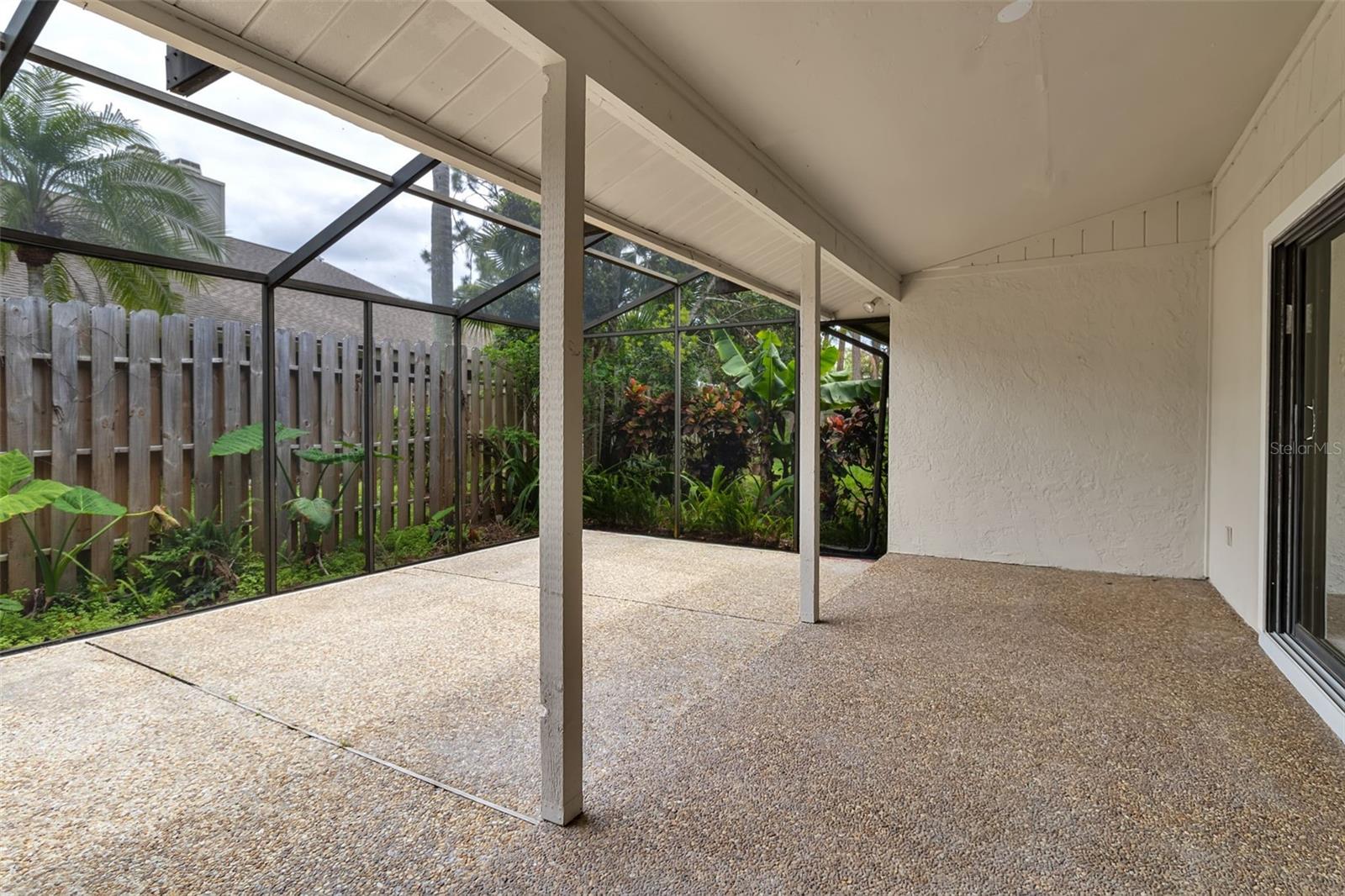 Image 18 of 40 For 7935 Woodpointe Court 21