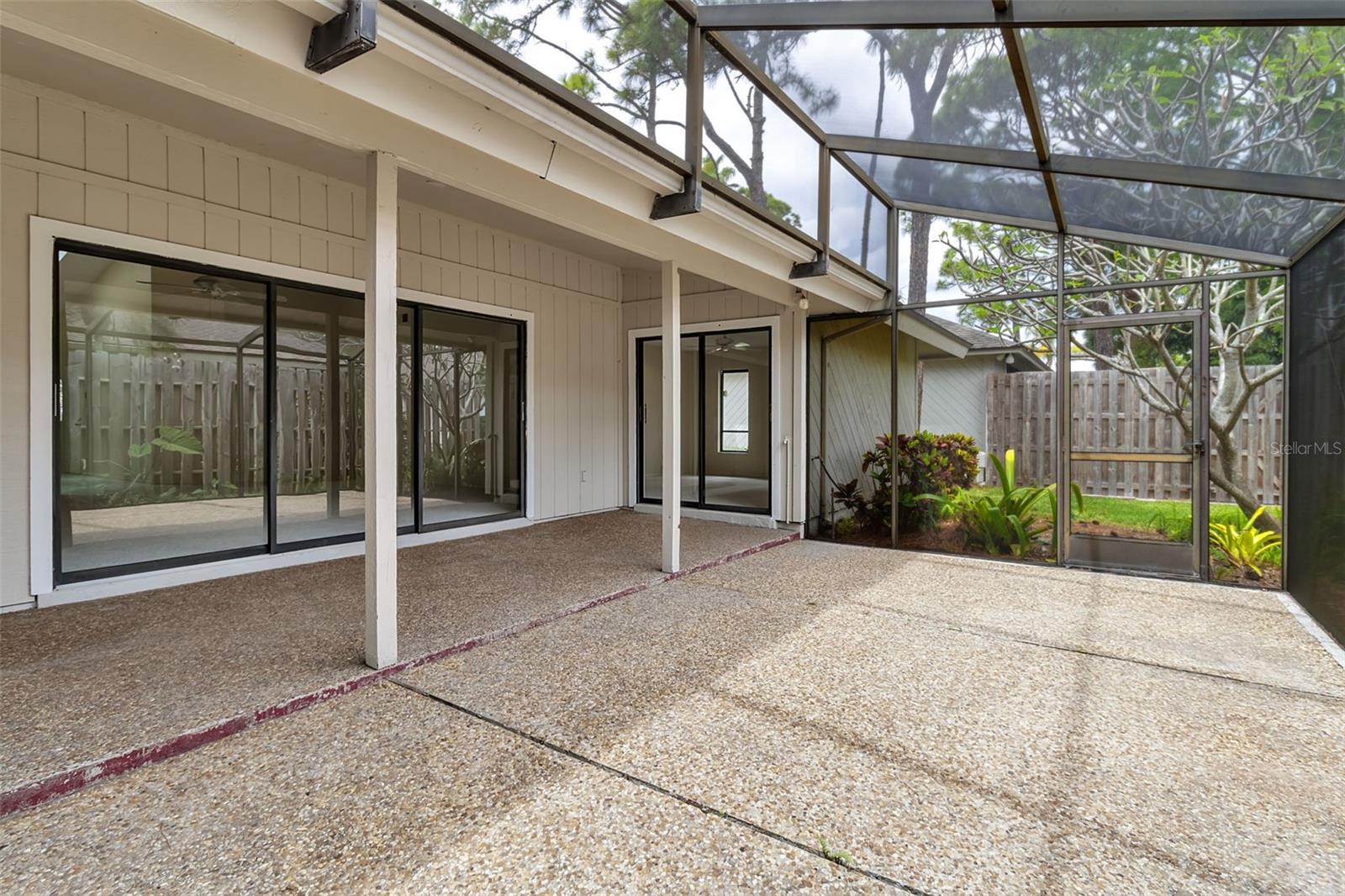 Image 20 of 40 For 7935 Woodpointe Court 21