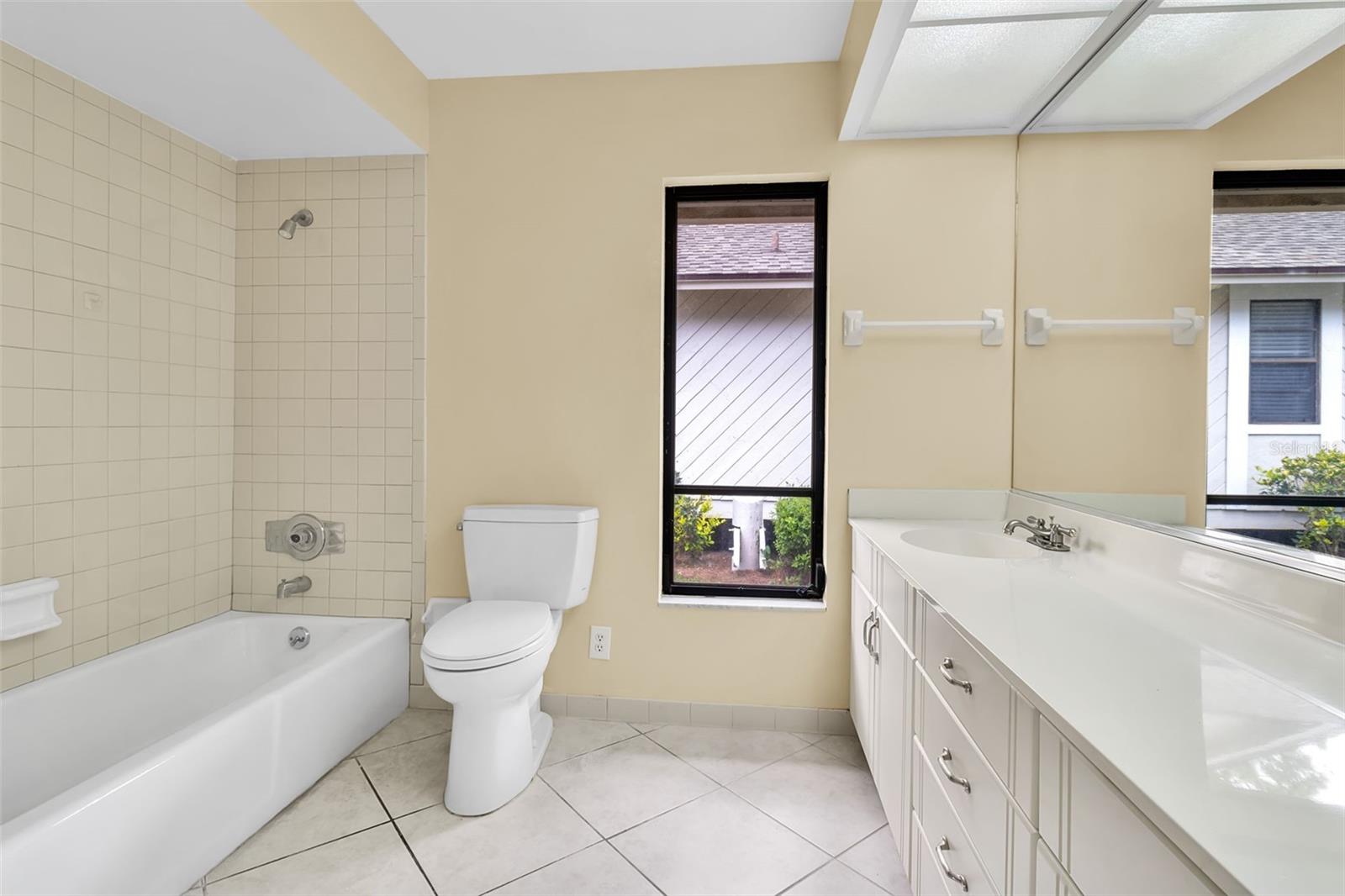 Image 26 of 40 For 7935 Woodpointe Court 21