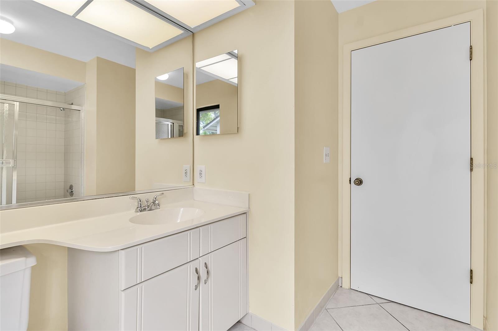 Image 31 of 40 For 7935 Woodpointe Court 21