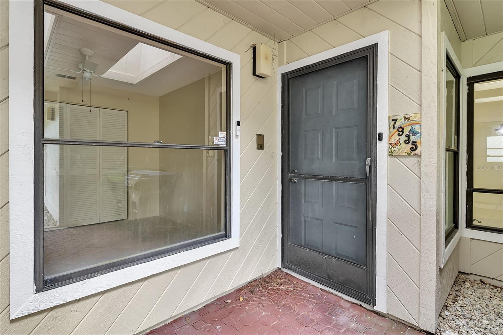 Image 5 of 40 For 7935 Woodpointe Court 21