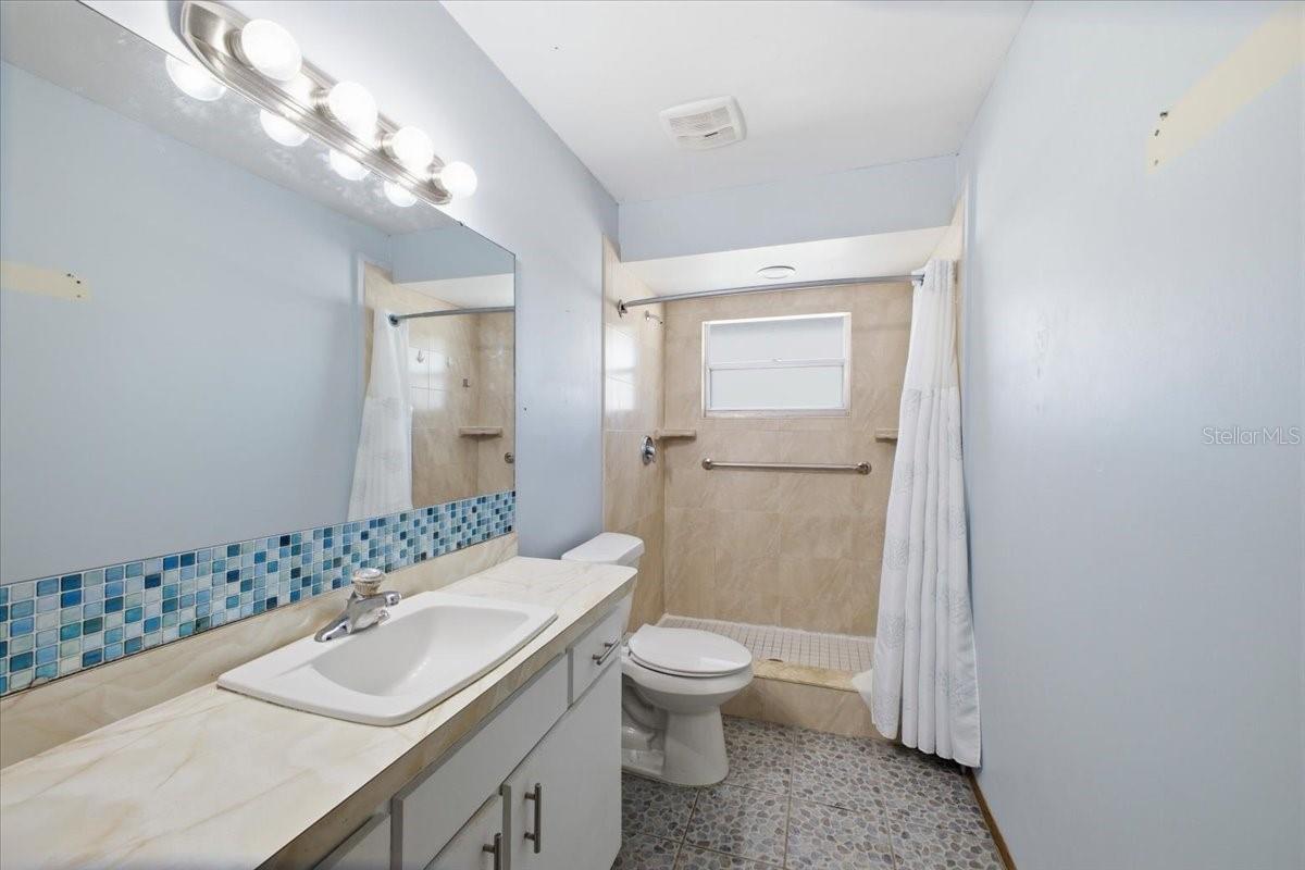 Image 11 of 27 For 416 Magnolia Avenue