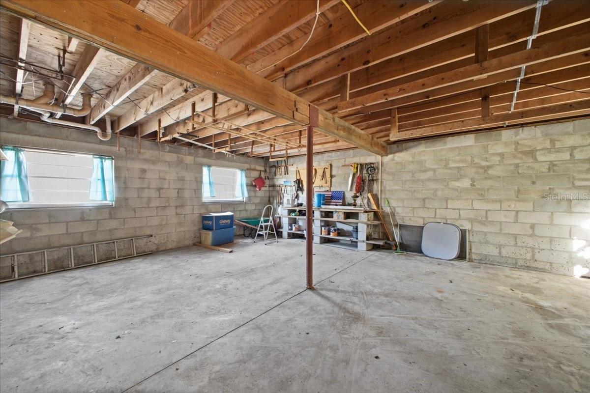 Image 18 of 27 For 416 Magnolia Avenue