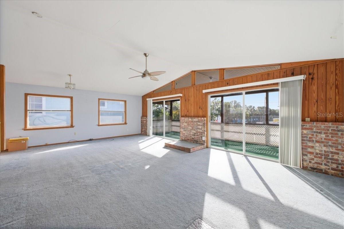 Image 2 of 27 For 416 Magnolia Avenue