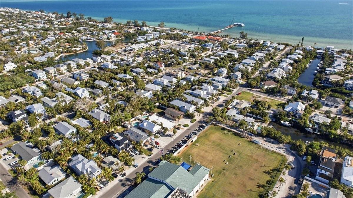 Image 23 of 27 For 416 Magnolia Avenue