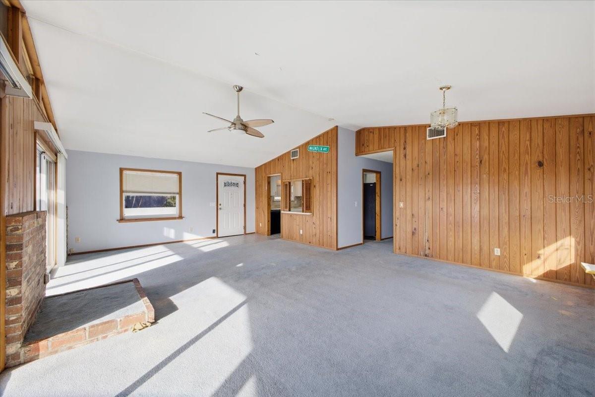 Image 4 of 27 For 416 Magnolia Avenue