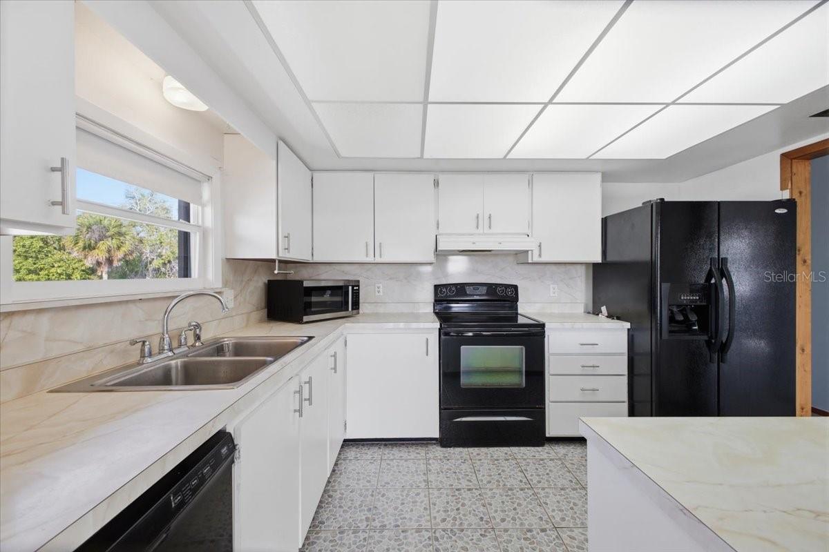 Image 5 of 27 For 416 Magnolia Avenue