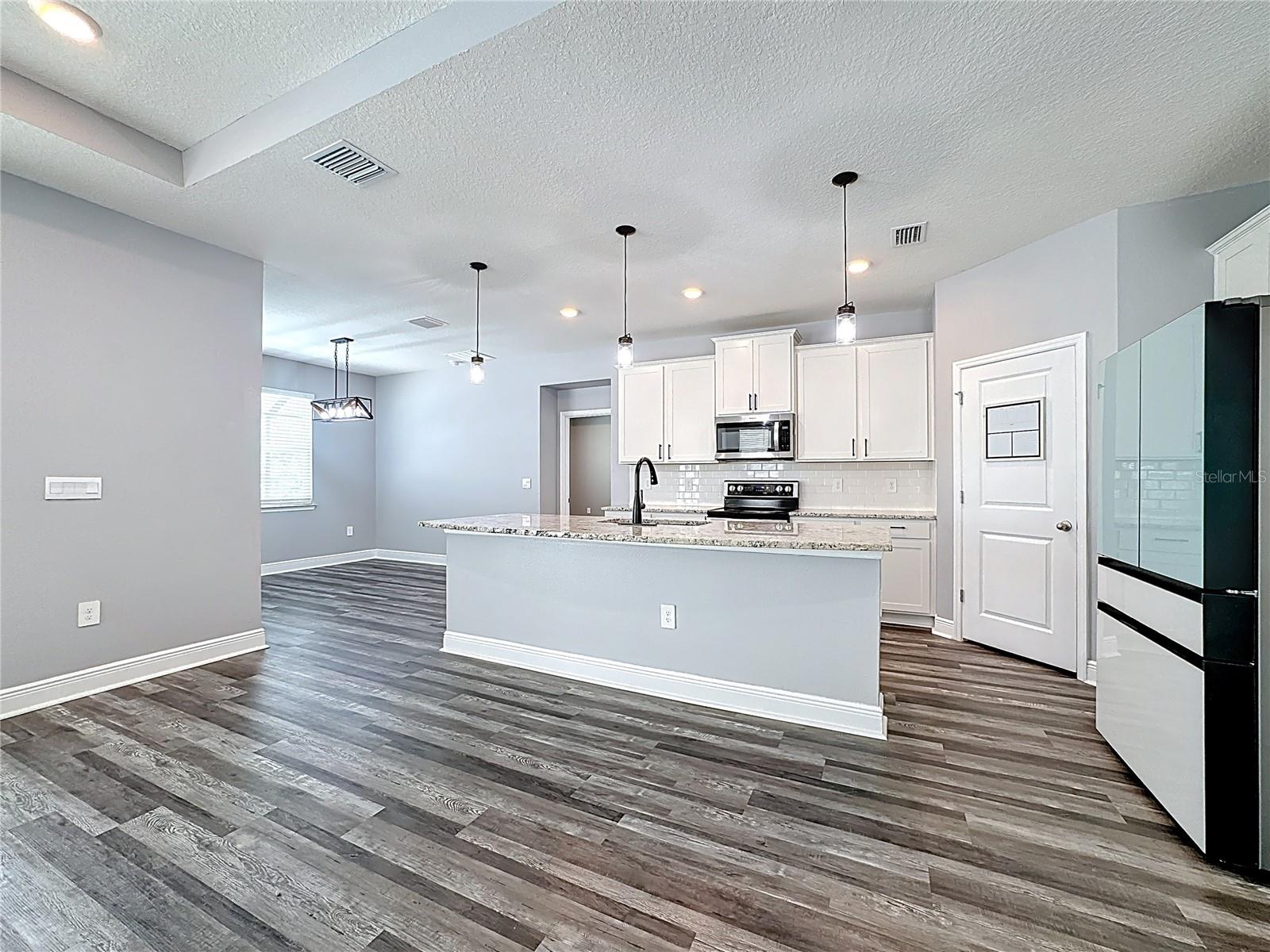 Image 18 of 62 For 17535 Cantarina Cove