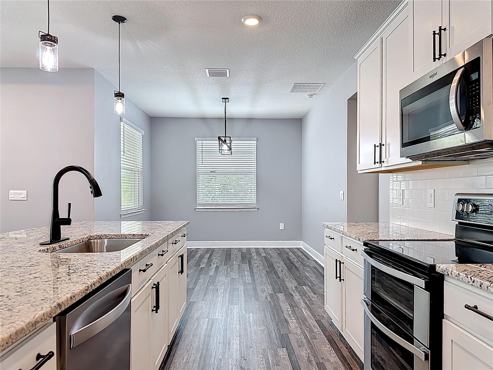 Image 20 of 62 For 17535 Cantarina Cove