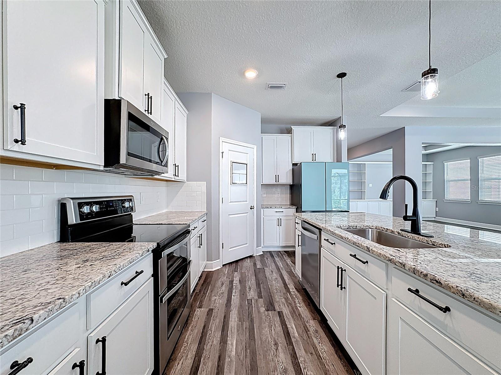 Image 22 of 62 For 17535 Cantarina Cove