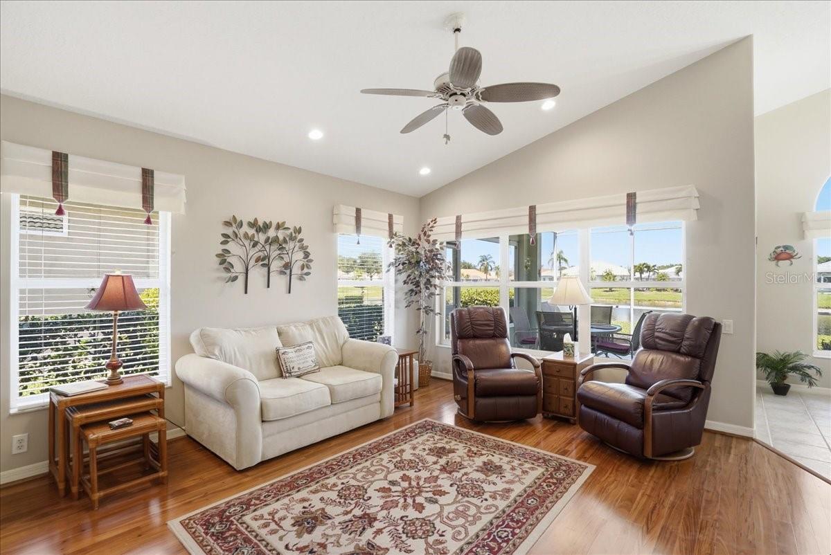 Image 16 of 40 For 5013 Seagrass Drive