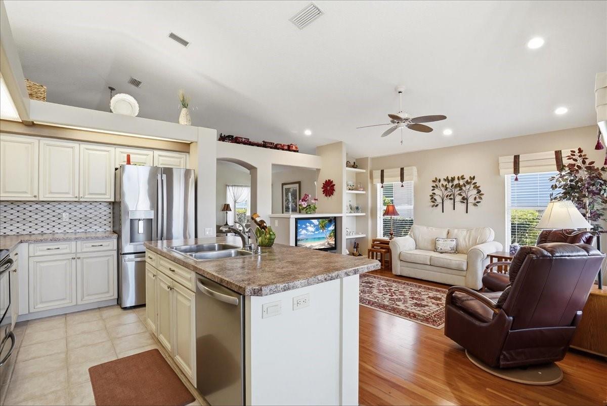 Image 9 of 40 For 5013 Seagrass Drive