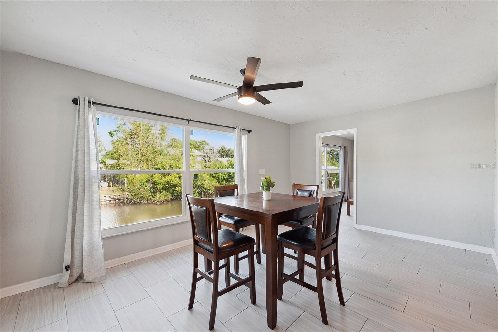 Image 6 of 22 For 4219 2nd Avenue Ne