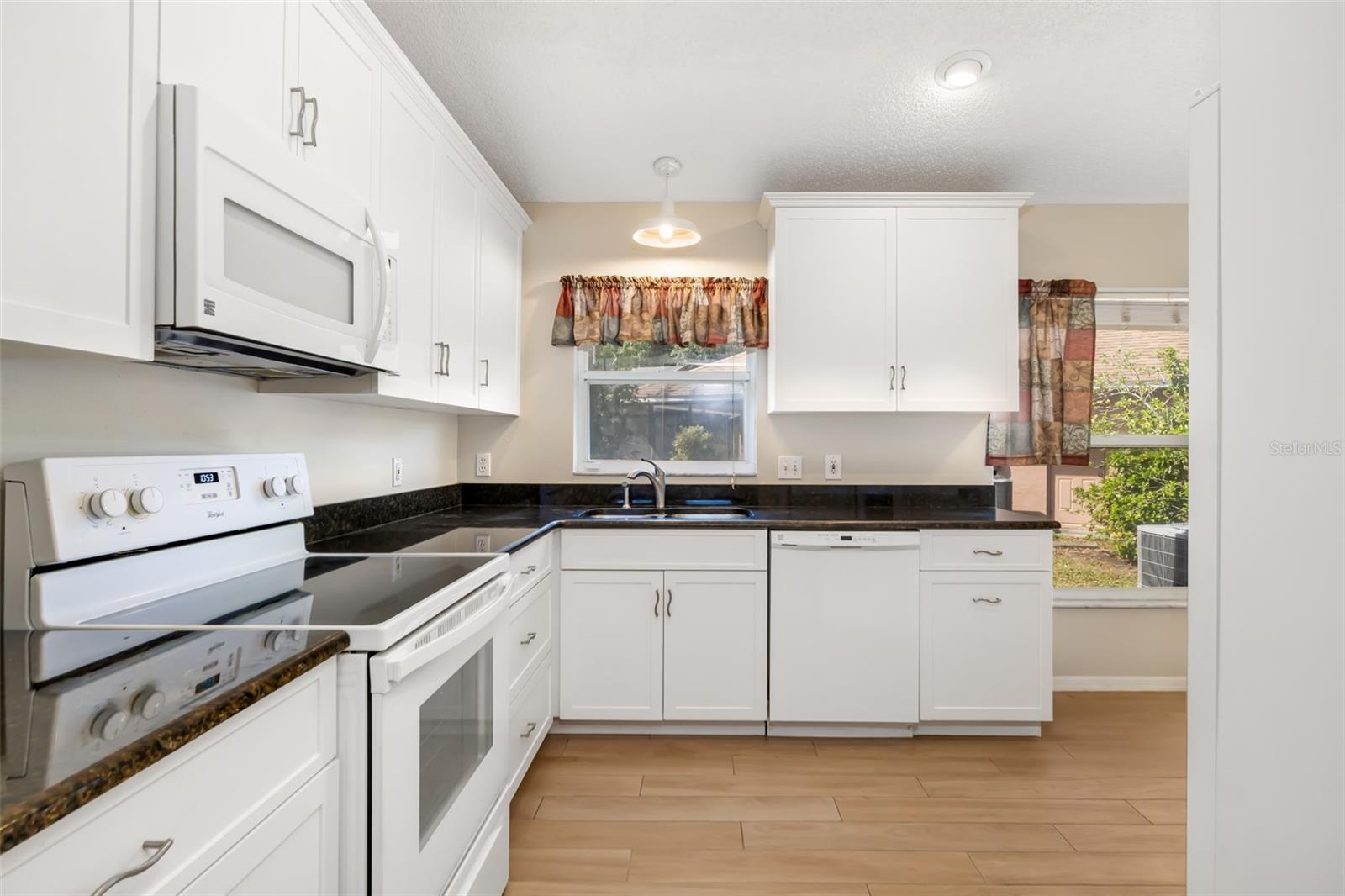 Image 12 of 47 For 5462 Cynthia Lane