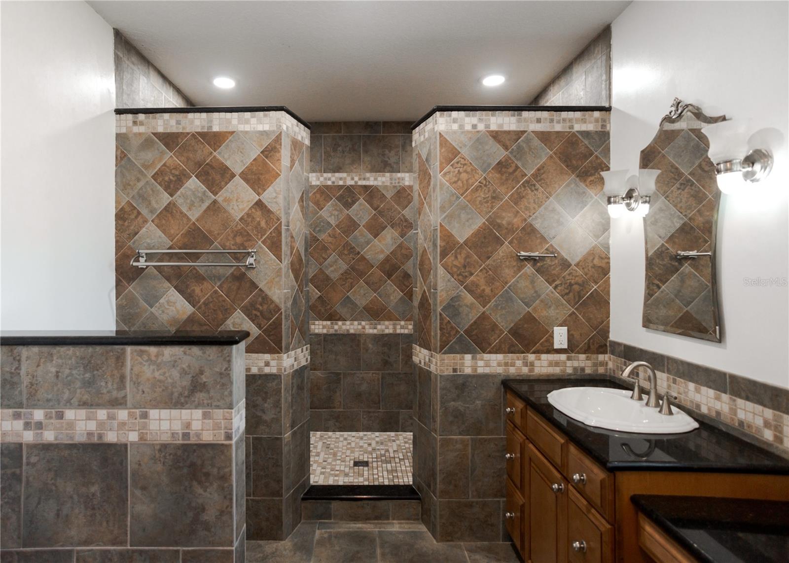 Image 18 of 28 For 8445 Shady Glen Drive