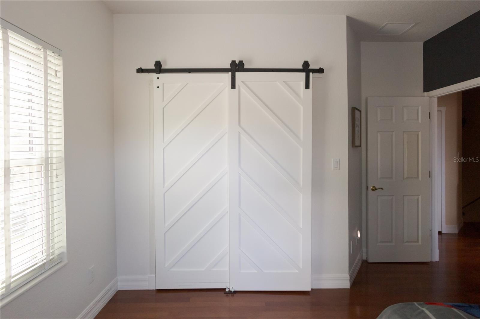 Image 22 of 28 For 8445 Shady Glen Drive