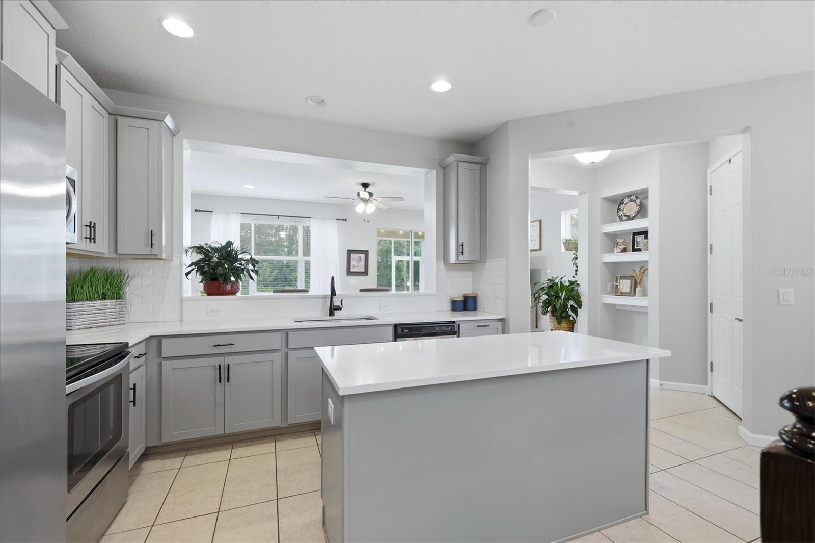 Image 13 of 40 For 5552 Pleasantview Court